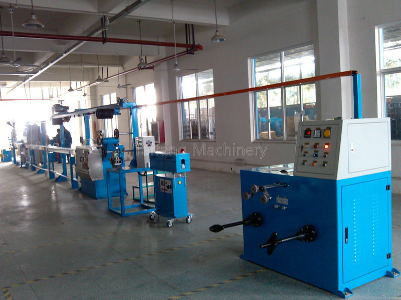 70+35型PLC電腦式（shì）高速押（yā）出機
